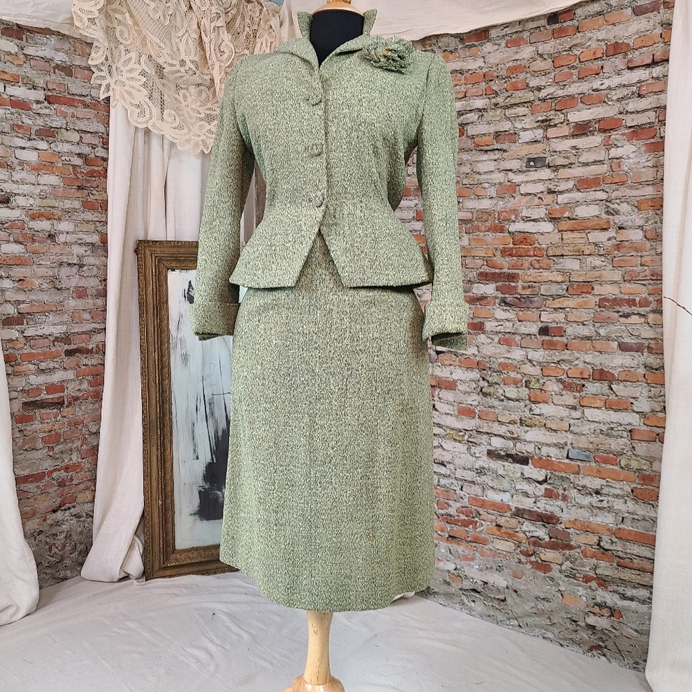 Vintage 1940's Suit Boulce Pistachio Green Pencil Skirt Jacket Blazer Peggy Cart